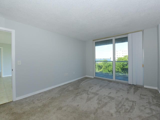 2560Ocean#406-22