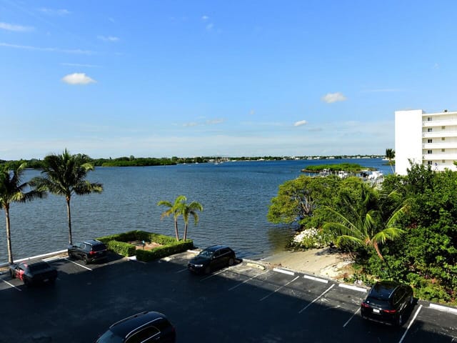 2560Ocean#406-25