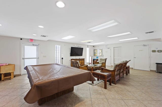 5125 Columbo Ct - Community Billiards