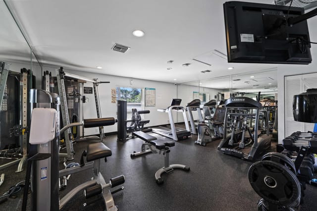 5125 Columbo Ct - Community Gym