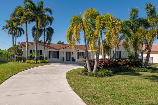 © Clark-7025 Pine Tree Lane-002