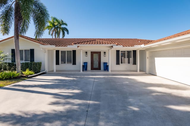 © Clark-7025 Pine Tree Lane-005