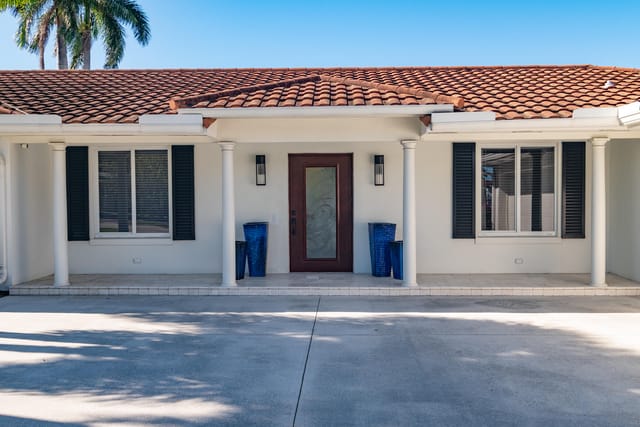 © Clark-7025 Pine Tree Lane-006