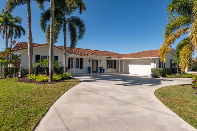 © Clark-7025 Pine Tree Lane-007