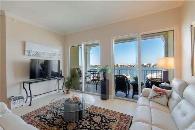 Living Area with Vies to Intracoastal