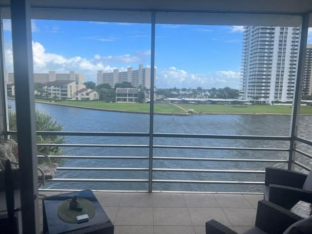 20 Yacht Club Drive 405, North Palm Beach, FL 33408