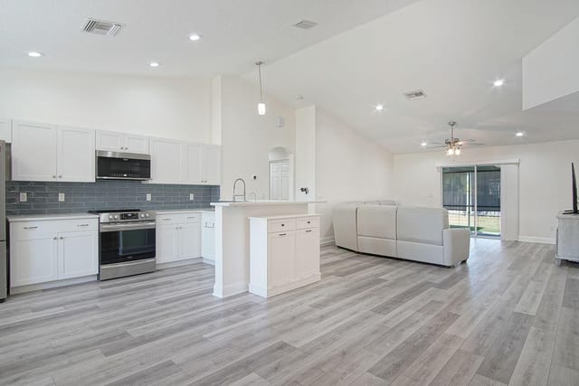 Kitchen/Living Room