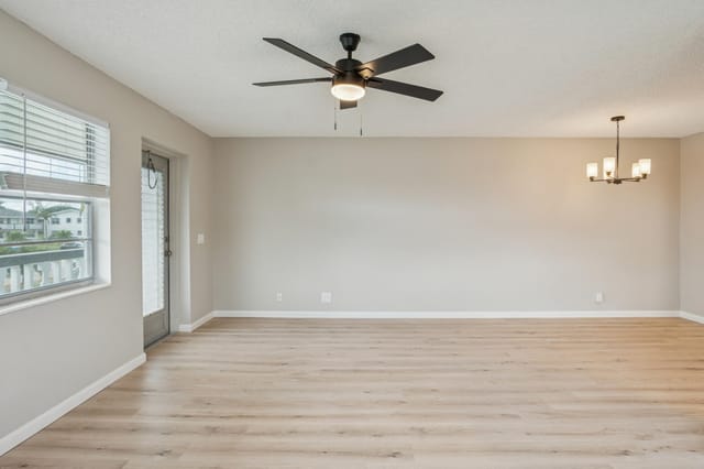 Living Room (2)