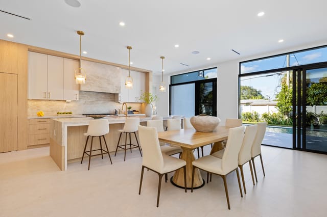 Dining to Kitchen