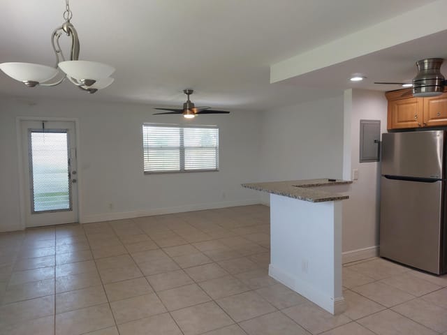 LIVING / DINING