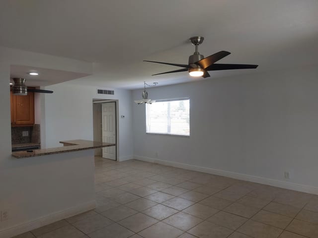 LIVING / DINING