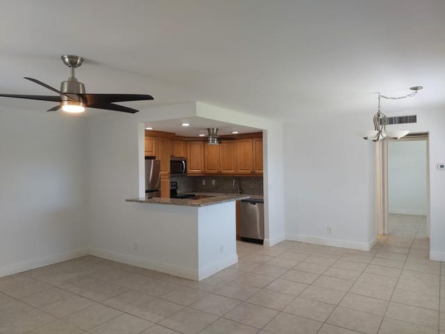 LIVING / DINING