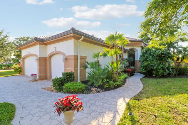 8216 Cypress Point Road, West Palm Beach, FL 33412