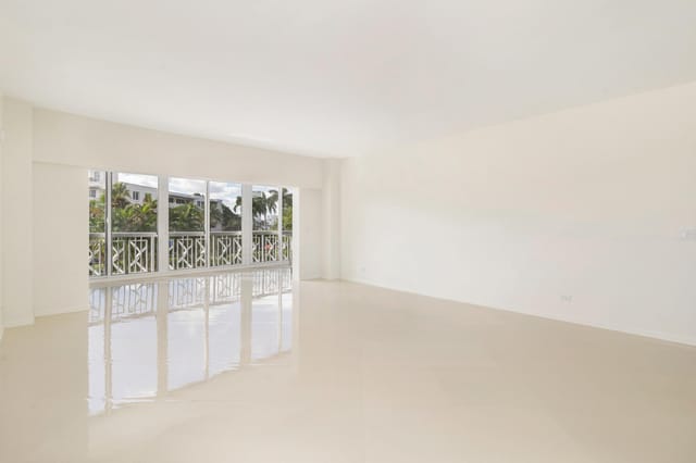 Great Room to Lanai