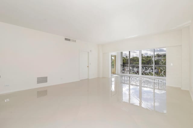 Great Room to Lanai