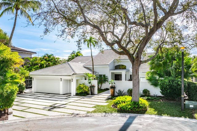 044-215IslandDrive-Jupiter-FL-33477-SMAL