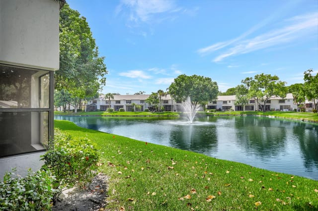 4771 NW 22nd Street 42121, Coconut Creek, FL 33063
