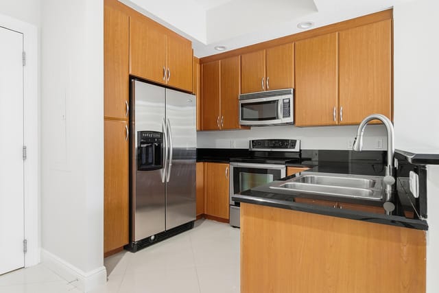 701-S-OLIVE-AVE-UNIT-1010-33401-004