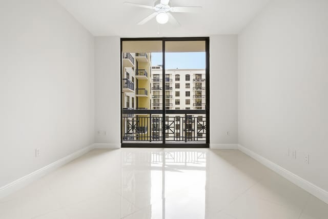 701-S-OLIVE-AVE-UNIT-1010-33401-007
