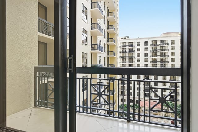 701-S-OLIVE-AVE-UNIT-1010-33401-011