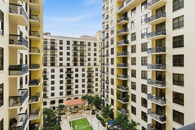 701-S-OLIVE-AVE-UNIT-1010-33401-012