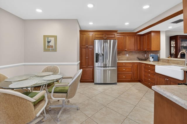 BREAKFAST NOOK