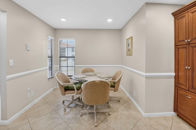 BREAKFAST NOOK