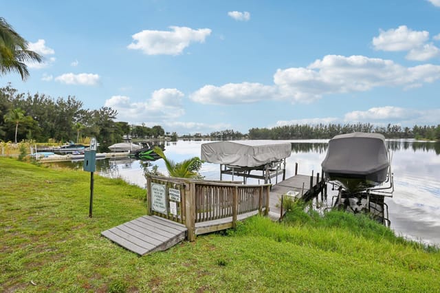 50-web-or-mls-Crystal Lake Dr-0502-905