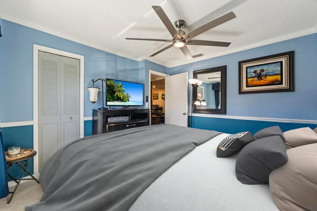 Guest bedroom