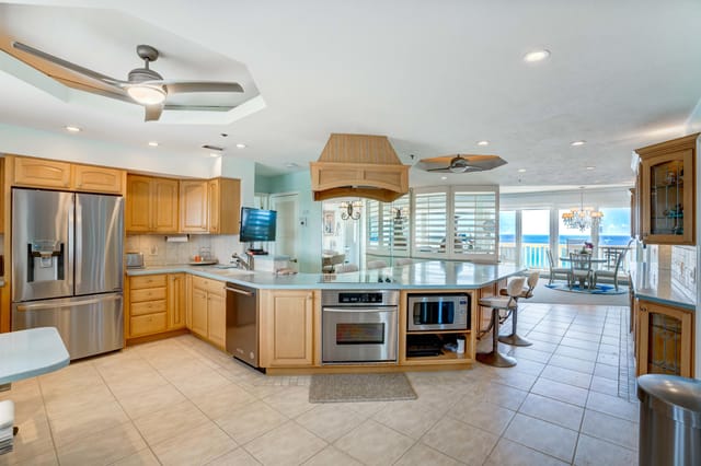 ENTRY INTO KITCHEN