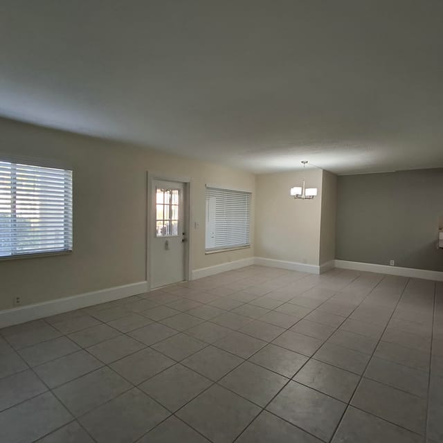 Lining/Dining Room