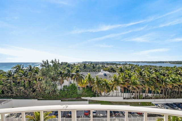 OCEANFRONT HARBOUR HOUSE