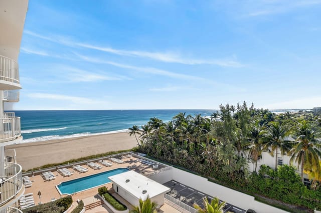 OCEANFRONT HARBOUR HOUSE