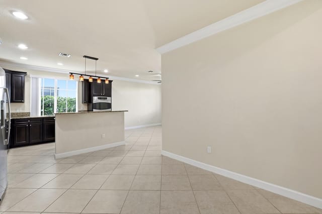 Looking toward Kitchen