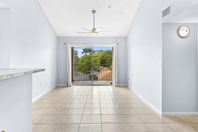 living room no furniture