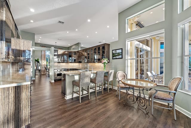 Kitchen & Breakfast Cafe