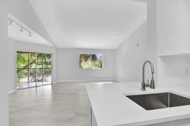 4005 W McNab Rd, 302C, Pompano Beach - 1
