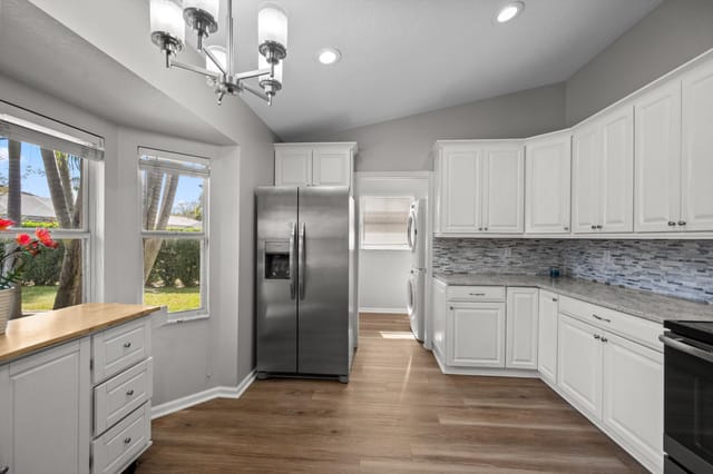 Plenty of Cabinets