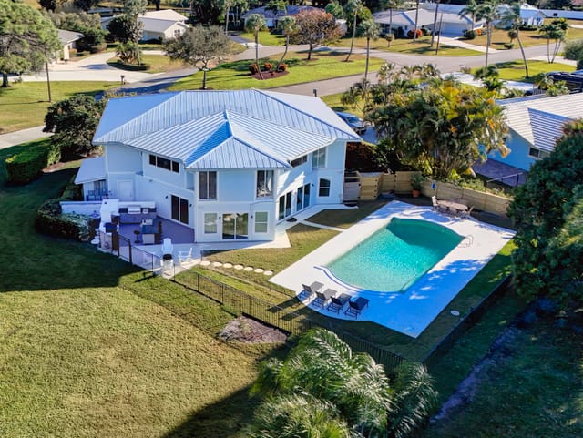 10355 Seagrape Way, Palm Beach Gardens, FL 33418