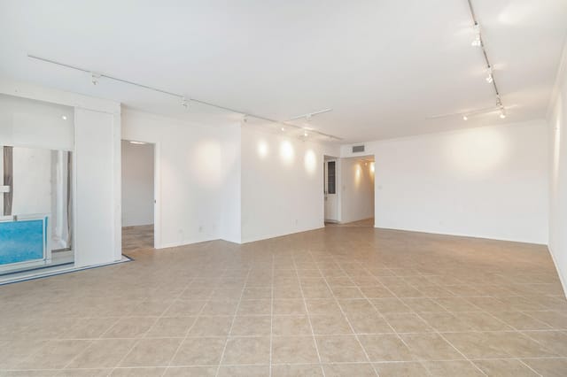 Entrance to kitchen