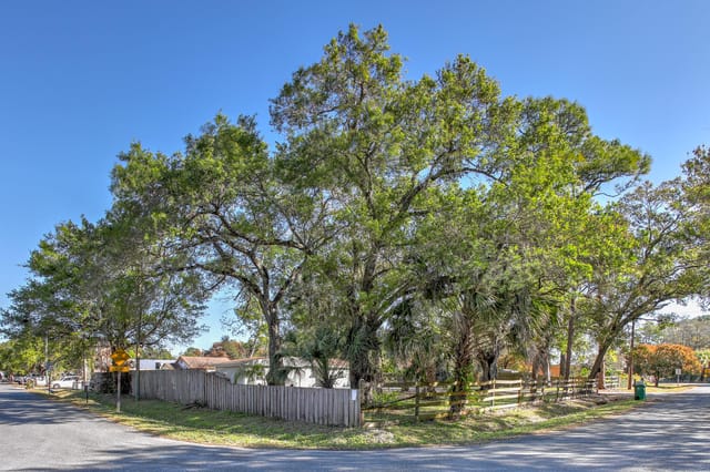 Exterior corner property