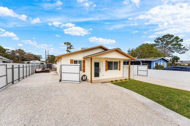 004-5923MangoRoad-WestPalmBeach-FL-33413