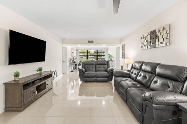 013-6049BalboaCircle-103-BocaRaton-FL-33