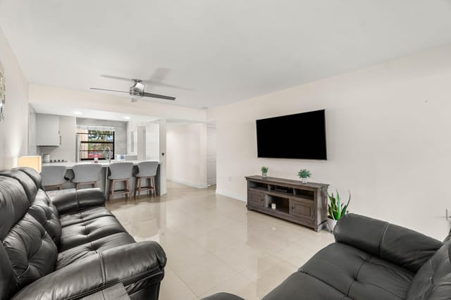 016-6049BalboaCircle-103-BocaRaton-FL-33
