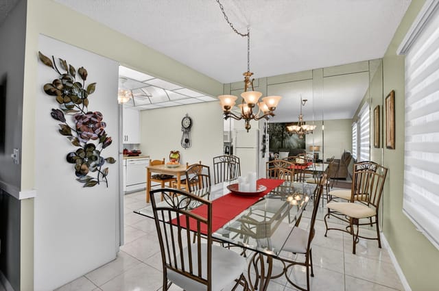 4110 Oakridge V