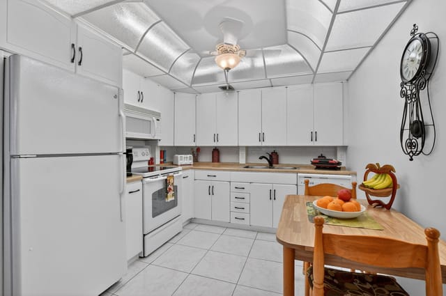 4110 Oakridge V