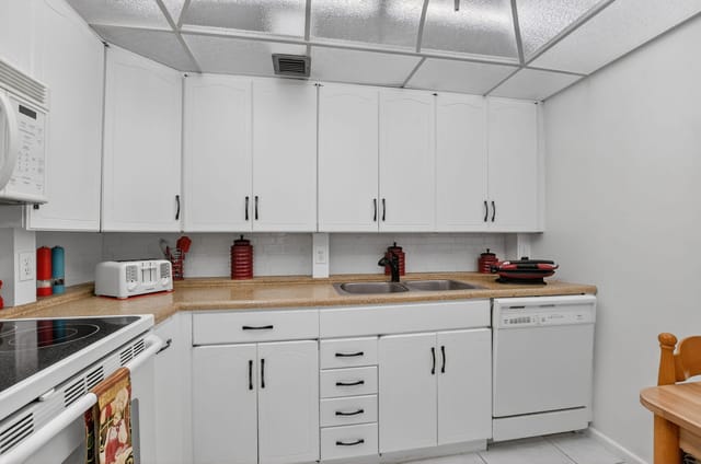 4110 Oakridge V