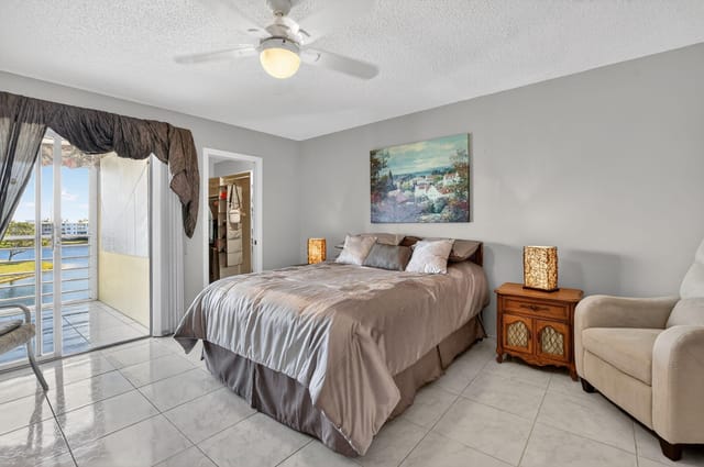 4110 Oakridge V