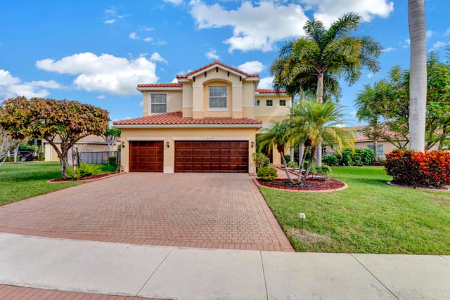 8440 Serena Creek Ave