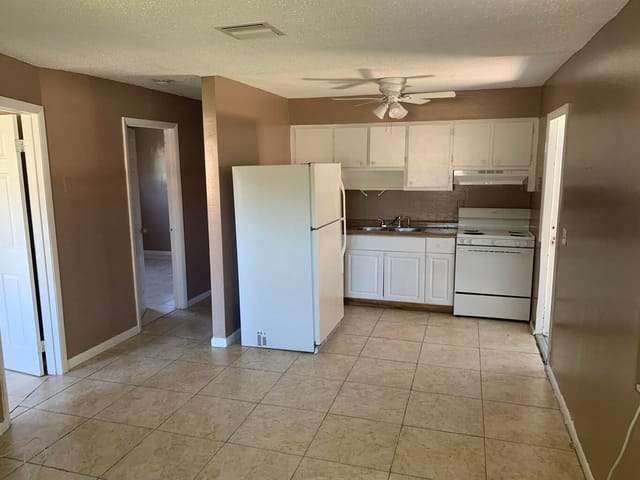 13Kitchen